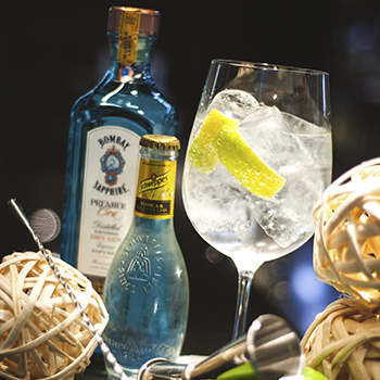 Roe & Co con Appletiser