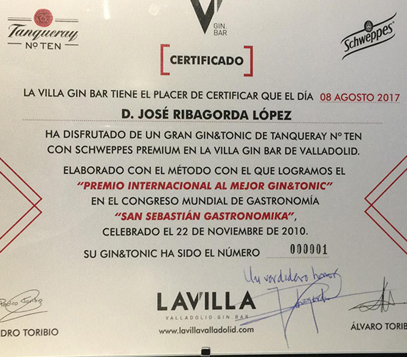 certificado por tomar un Gin&Tonic de Tanqueray Nº Ten con Schweppes Premium en la Villa Gin Bar